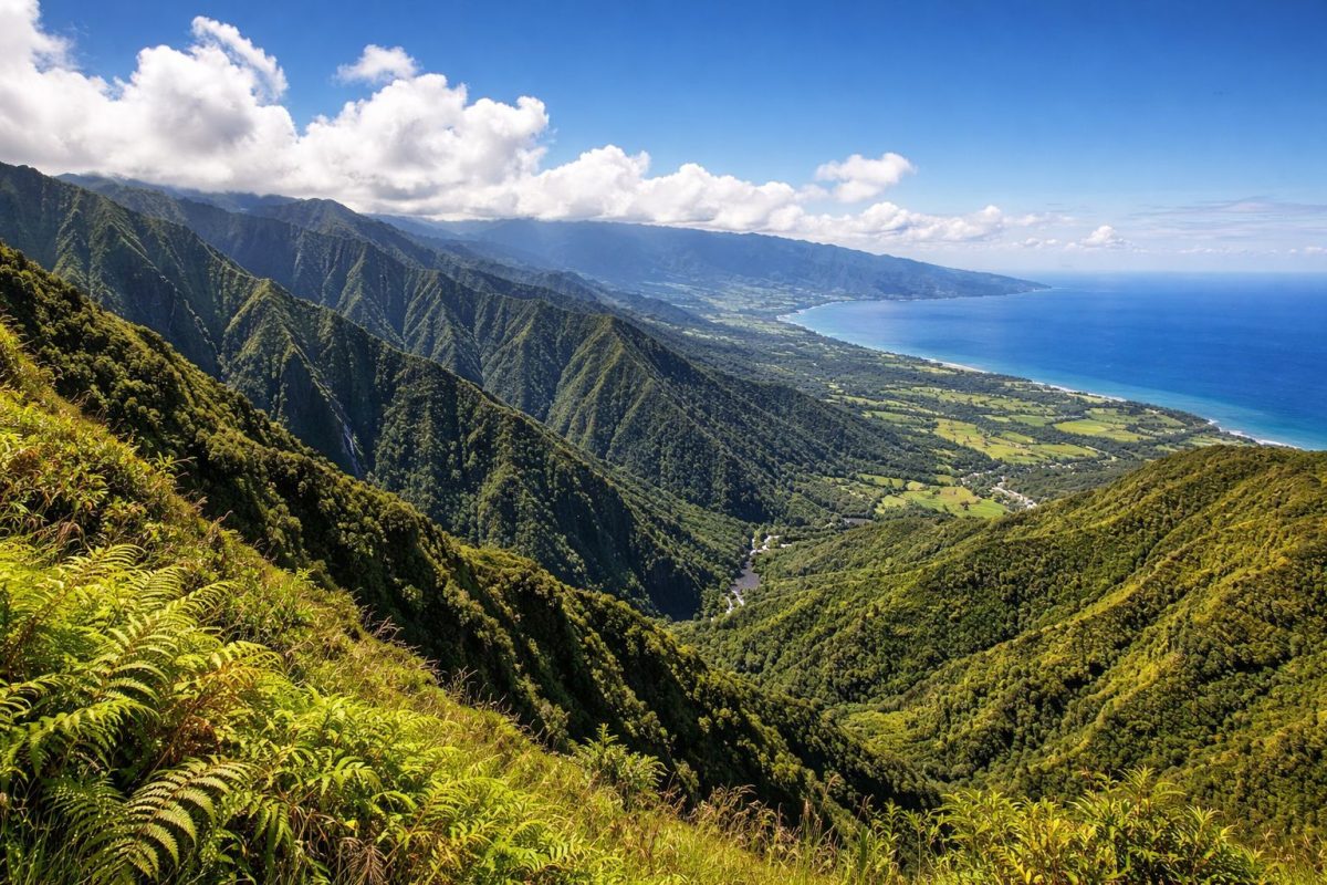 Waihee Ridge Trail ocean and mountain panorama Maui