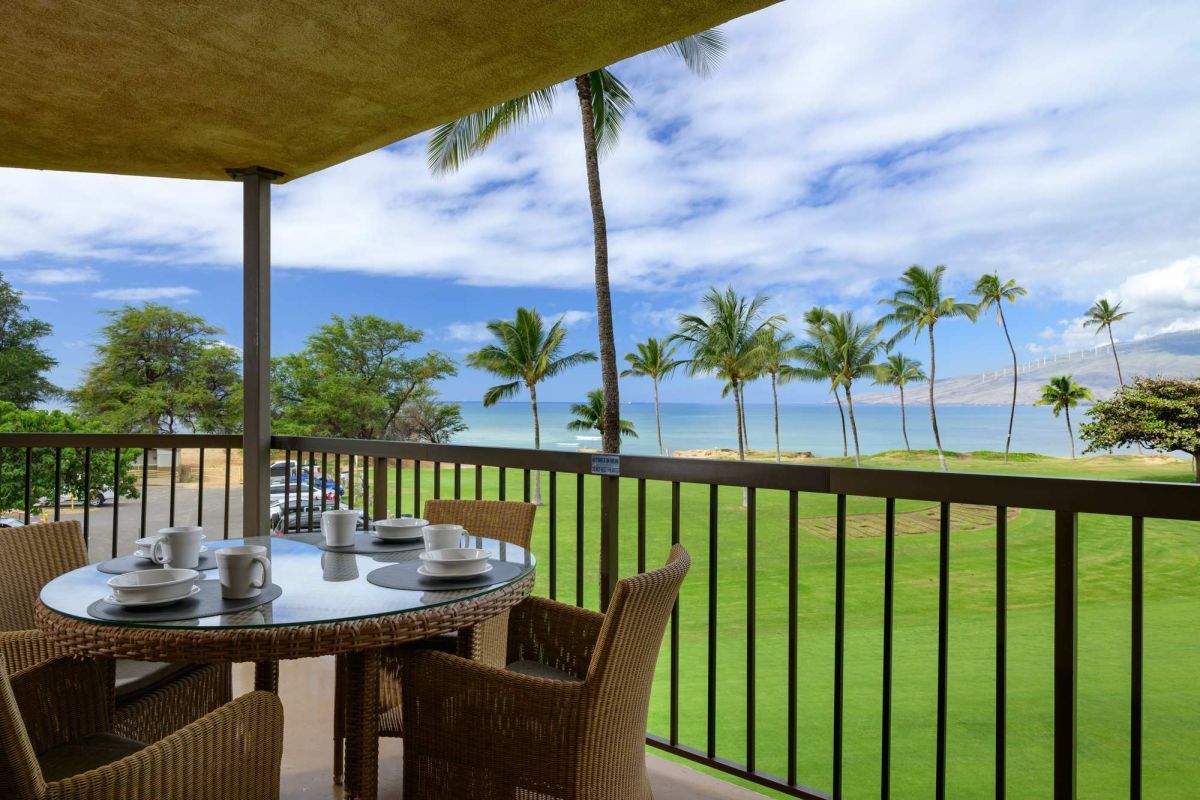 Luxury vacation rental lanai with ocean views in Kihei Maui