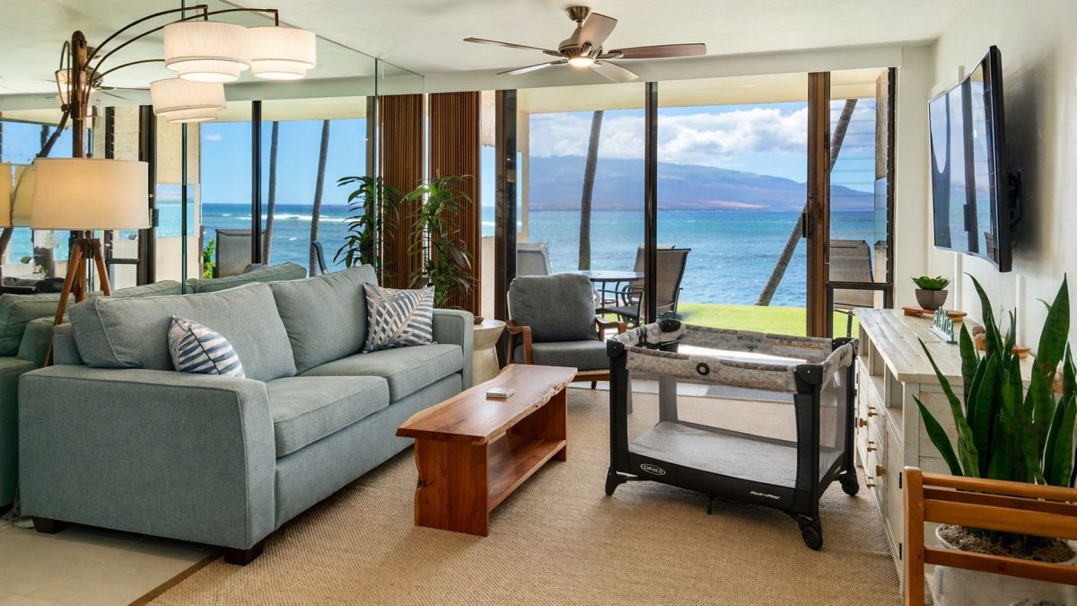 vacation rental pack n play crib South Maui family rental

